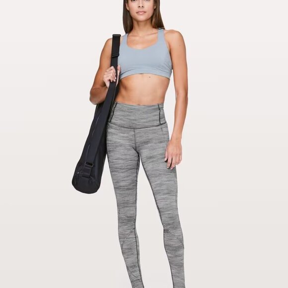 Lululemon Moment To Movement Tight - Sz 4 - Picture 1 of 4